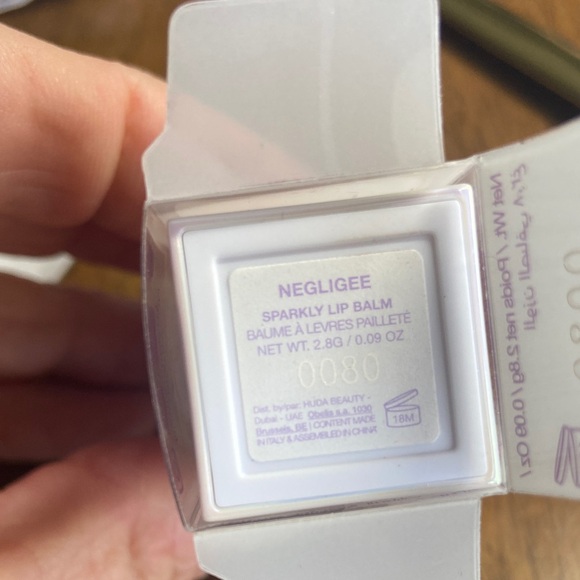 HUDA BEAUTY Negligee Lip Gloss - Picture 12 of 14